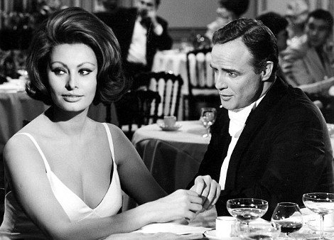 Οταν η Σοφία Λόρεν ξύπνησε με ένα όπλο στο κεφάλι -Η ληστεία, η φυλάκισή της και ο τρελός με το τσεκούρι [εικόνες] | iefimerida.gr 1