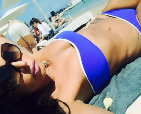 «Εμφραγμα» στο Instagram από τις σέξι selfie της Νίνας Λοτσάρη -Οι φωτογραφίες με το μπλε και το ροζ μπικίνι [εικόνες] | iefimerida.gr 1