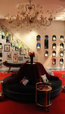 Μπήκα στο απόμερο κατάστημα του Louboutin στις Βρυξέλλες και είδα [εικόνες] | iefimerida.gr 7