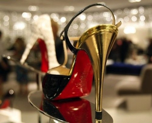 Το συγκλονιστικό κατάστημα του Christian Louboutin που κάνει τις γυναίκες να «κλαίνε» για ένα ζευγάρι γόβες [εικόνες] | iefimerida.gr 4