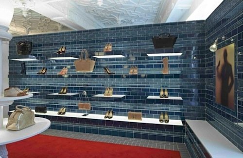 Το συγκλονιστικό κατάστημα του Christian Louboutin που κάνει τις γυναίκες να «κλαίνε» για ένα ζευγάρι γόβες [εικόνες] | iefimerida.gr 2