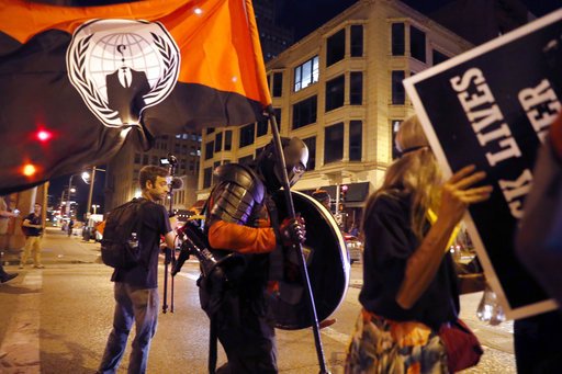 ΗΠΑ: Τρίτη νύχτα επεισοδίων στο Σεντ Λούις μετά την αθώωση αστυνομικού για τον θάνατο πολίτη | iefimerida.gr 2