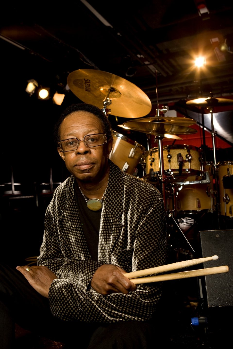 Ο θρυλικός ντράμερ Louis Hayes γιορτάζει τα 80 του χρόνια στην Αθήνα [βίντεο] | iefimerida.gr 0