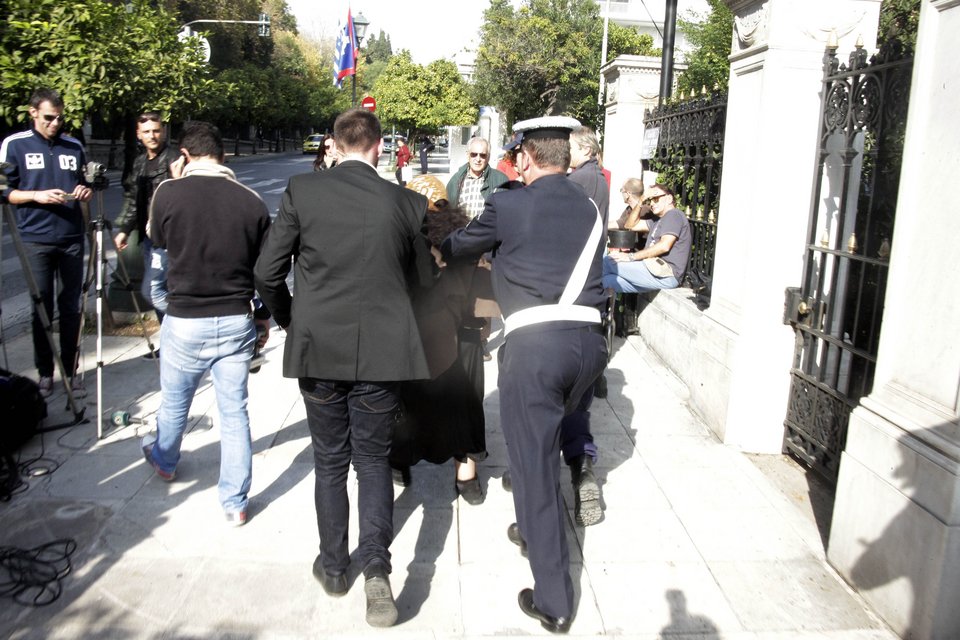 Η Ελένη Λουκά μπούκαρε στο Προεδρικό Μέγαρο [εικόνες] | iefimerida.gr 3