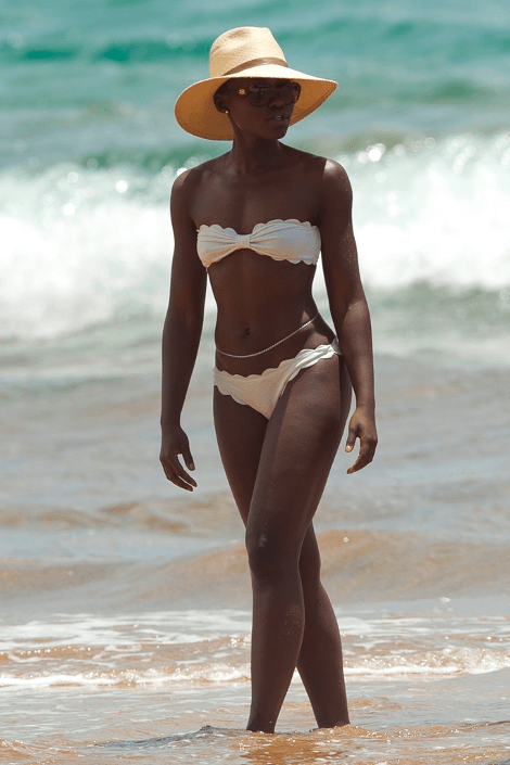 Η Λουπίτα Νιόγκο όπως δεν την έχουμε ξαναδεί -Με το... μαγιό της [εικόνες] | iefimerida.gr 1