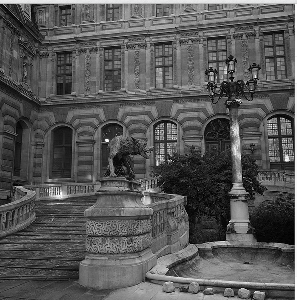 Στο άδειο μουσείο του Λούβρου -Φωτογραφίες λίγο πριν από την επέλαση των επισκεπτών [εικόνες] | iefimerida.gr 5