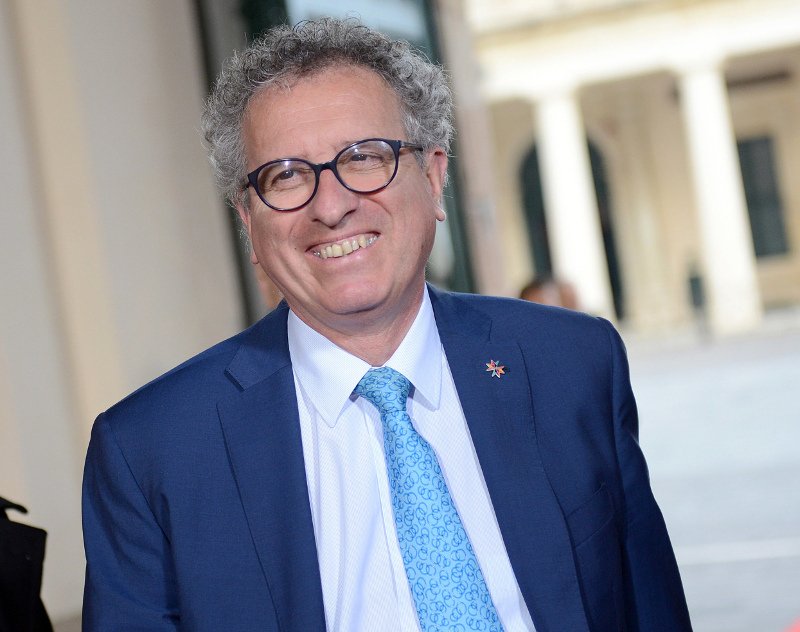 Οι τέσσερις διεκδικητές της προεδρίας του Eurogroup -Τρεις άνδρες και μία γυναίκα [εικόνες] | iefimerida.gr 1