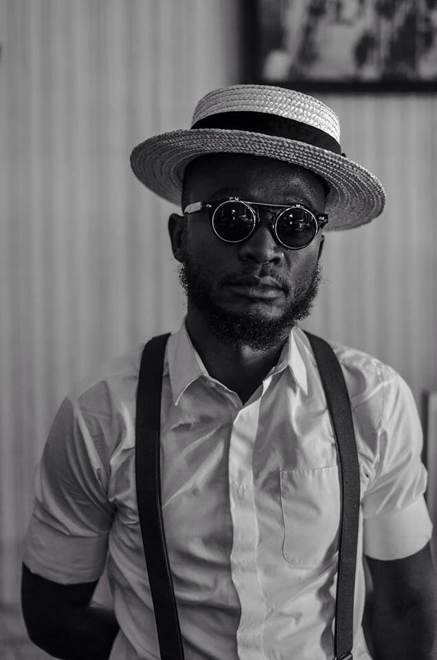 Αυτός είναι ο πιο καλοντυμένος άντρας στην Αφρική που αυτοαποκαλείται χίπστερ και ψωνίζει μεταχειρισμένα ρούχα [εικόνες] | iefimerida.gr 9