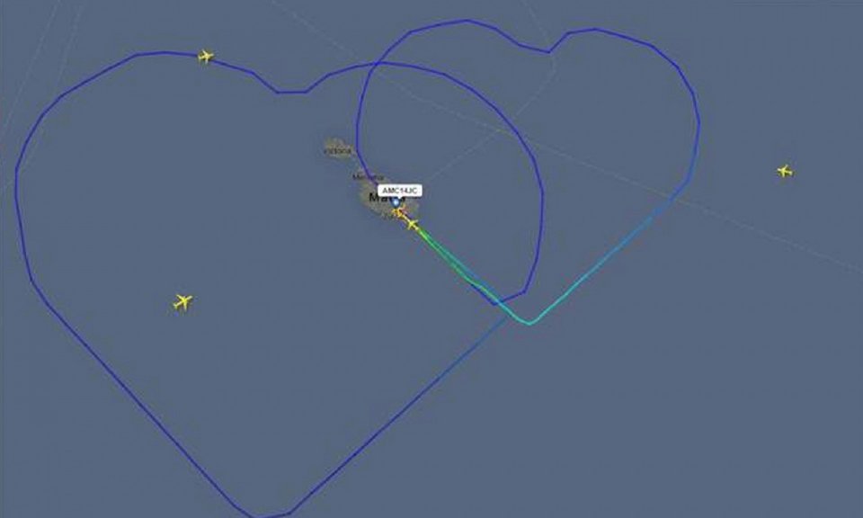 Για ποιο λόγο αεροπλάνο της Air Malta σχημάτισε καρδιές στον ουρανό της Μεσογείου [εικόνες] | iefimerida.gr 2