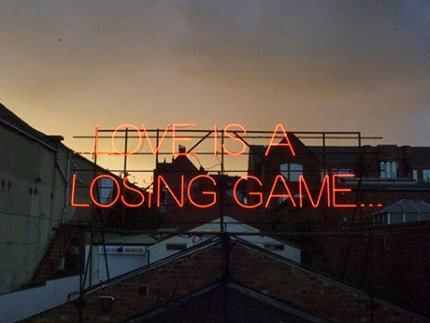 Αγάπη από neon-Δυο ερωτευμένοι καλλιτέχνες φωτίζουν την πόλη με ερωτικούς στίχους [εικόνες] | iefimerida.gr 1