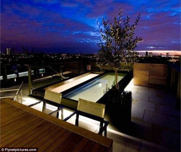 Ρόμπερτ Πάτινσον και Κρίστεν Στιούαρντ βρήκαν την ερωτική τους φωλιά [εικόνες] | iefimerida.gr 4