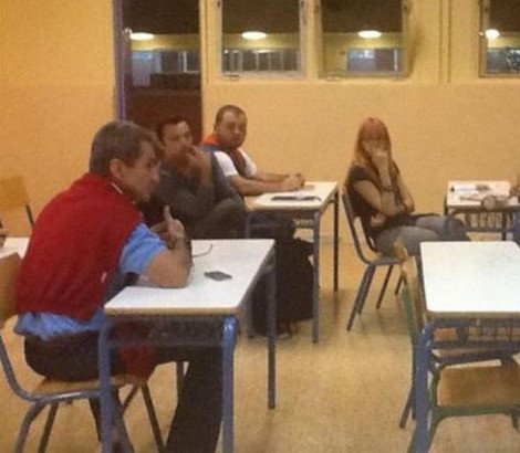 Ο Λοβέρδος δίδαξε... ιστορία - «Επιστροφή» στα θρανία για τον υπουργό Παιδείας | iefimerida.gr 0