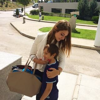 Φοιτήτρια Νομικής ξεσπάει: Οι γυναίκες με κρίνουν για την εμφάνισή μου [εικόνες] | iefimerida.gr 3