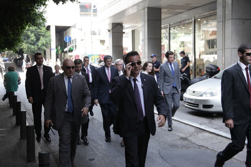 Ο Τζακ Λιου διέσχισε το Σύνταγμα και πήγε με τα πόδια στο υπουργείο Οικονομικών [εικόνες] | iefimerida.gr 3