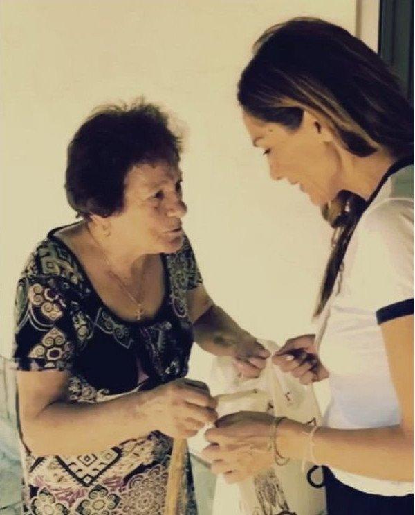 Η Δέσποινα Βανδή έφτιαξε και μας δίνει τη συνταγή για τους πιο λαχταριστούς λουκουμάδες [εικόνα] | iefimerida.gr 1