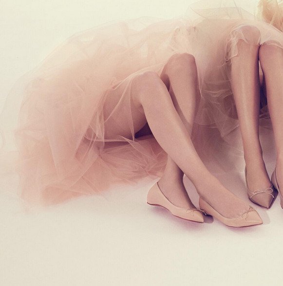 O Louboutin για πρώτη φορά έφτιαξε ίσια παπούτσια -Σικ μπαλαρίνες [εικόνες] | iefimerida.gr 0