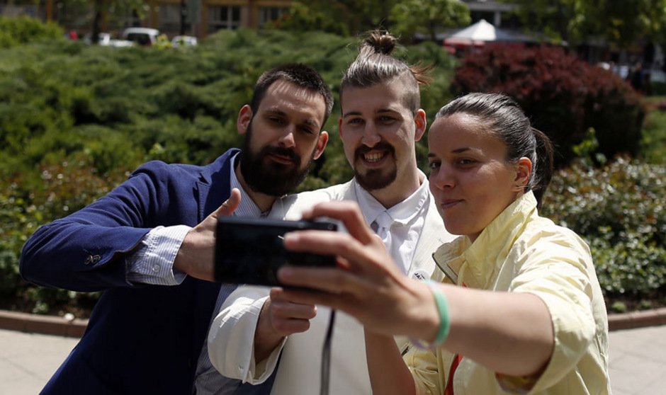 Προεδρικές εκλογές στη Σερβία, την Κυριακή -Ο 25χρονος υποψήφιος με τα μαλλιά σαμουράι [εικόνες] | iefimerida.gr 3