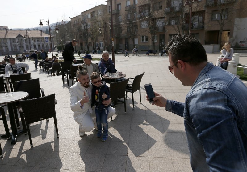 Προεδρικές εκλογές στη Σερβία, την Κυριακή -Ο 25χρονος υποψήφιος με τα μαλλιά σαμουράι [εικόνες] | iefimerida.gr 5