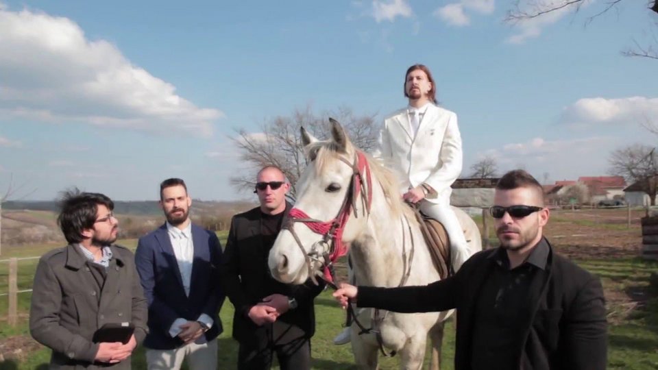 Προεδρικές εκλογές στη Σερβία, την Κυριακή -Ο 25χρονος υποψήφιος με τα μαλλιά σαμουράι [εικόνες] | iefimerida.gr 1