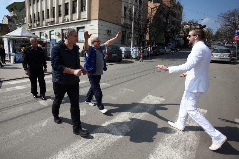 Προεδρικές εκλογές στη Σερβία, την Κυριακή -Ο 25χρονος υποψήφιος με τα μαλλιά σαμουράι [εικόνες] | iefimerida.gr 6