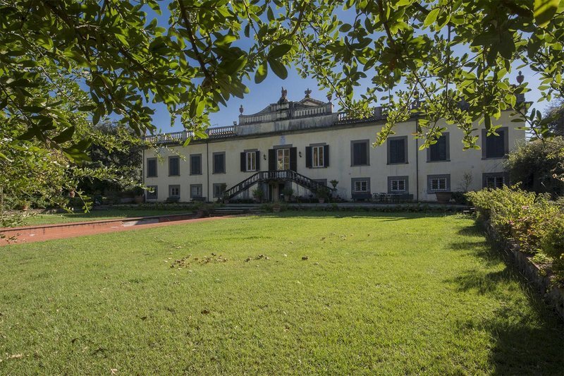 Μια μπαρόκ ιταλική βίλα του 18ου αιώνα μπορεί να γίνει δική σου –Ηταν της αδελφής του Ναπολέοντα [εικόνες] | iefimerida.gr 10