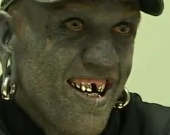 Το αγόρι με τα (πολλά) τατουάζ [video] | iefimerida.gr 0