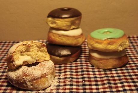 Πέτρος Φιλιππίδης, από άνεργος διαφημιστής πουλάει λουκουμάδες στη Βαρκελώνη και τρελαίνει τους Ισπανούς [εικόνες] | iefimerida.gr 0