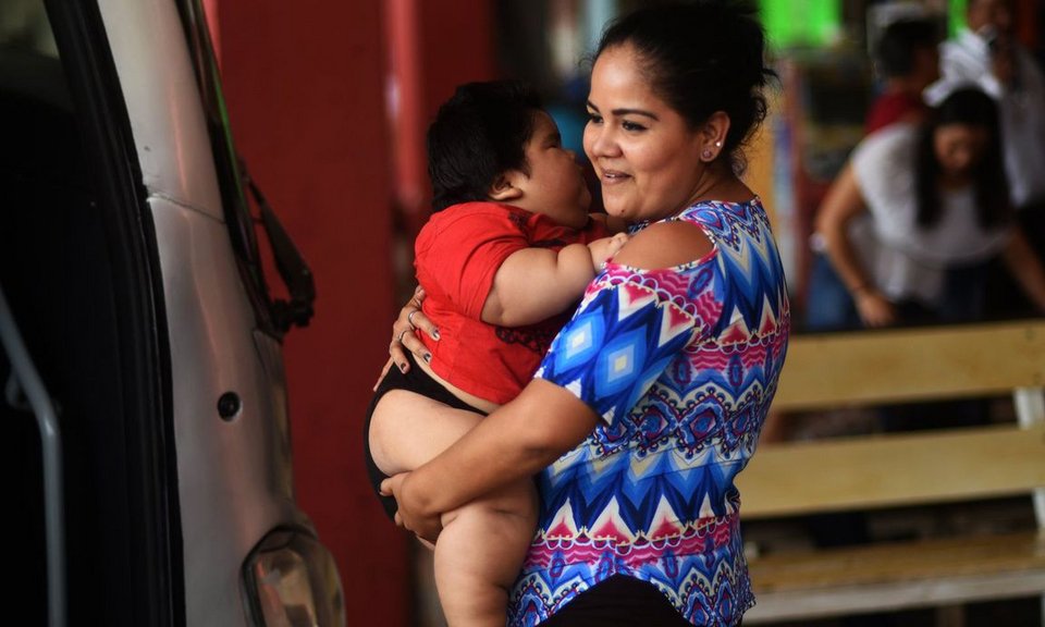 Ο εφιάλτης του Λουισίτο, ένα μωρό 10 μηνών που ζυγίζει 28 κιλά [εικόνες] | iefimerida.gr 0