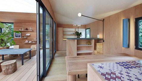 «Το σπίτι δίπλα στο νερό» -Η μίνιμαλ, ξύλινη κατοικία που σχεδιάστηκε 80 χρόνια πριν και χτίστηκε τώρα δια χειρός Louis Vuitton [εικόνες] | iefimerida.gr 7