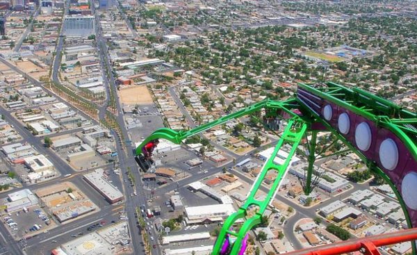 Στην κορυφή ουρανοξύστη βρίσκεται το ψηλότερο Λούνα Παρκ του κόσμου [εικόνες + βίντεο] | iefimerida.gr 4