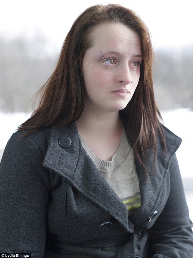 «Κάθε μέρος του εαυτού μου άλλαξε» - Γενναία θύματα βιασμού εναντιώνονται στη σεξουαλική βία, δείχνοντας το πρόσωπό τους [εικόνες] | iefimerida.gr 0