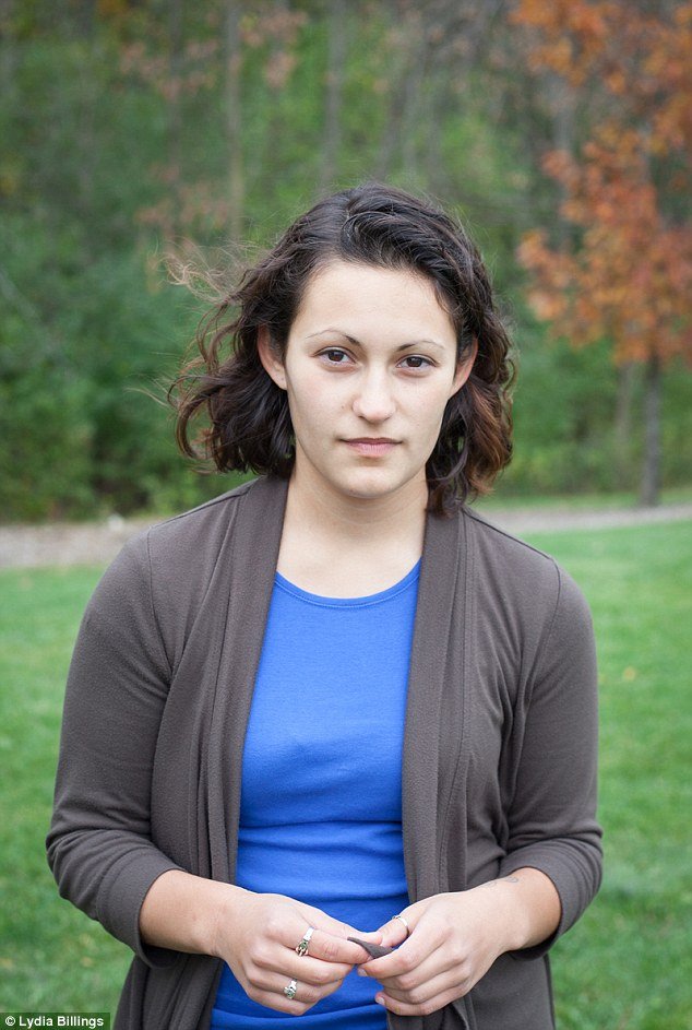 «Κάθε μέρος του εαυτού μου άλλαξε» - Γενναία θύματα βιασμού εναντιώνονται στη σεξουαλική βία, δείχνοντας το πρόσωπό τους [εικόνες] | iefimerida.gr 2