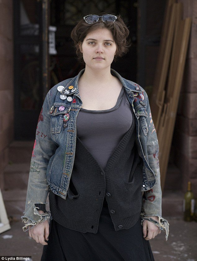 «Κάθε μέρος του εαυτού μου άλλαξε» - Γενναία θύματα βιασμού εναντιώνονται στη σεξουαλική βία, δείχνοντας το πρόσωπό τους [εικόνες] | iefimerida.gr 3