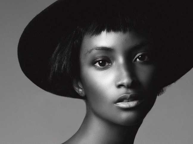 Το σούπερ μόντελ που δηλώνει σπασικλάκι -Με δίμετρα πόδια για πασαρέλα και μυαλό προγραμματίστριας [εικόνες] | iefimerida.gr 4