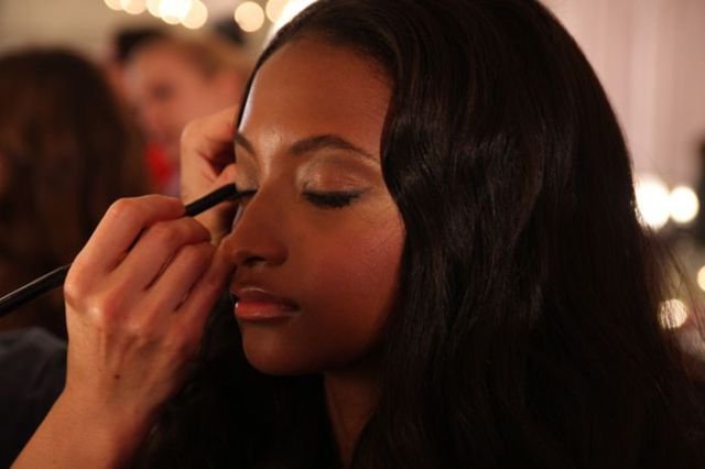 Το σούπερ μόντελ που δηλώνει σπασικλάκι -Με δίμετρα πόδια για πασαρέλα και μυαλό προγραμματίστριας [εικόνες] | iefimerida.gr 3