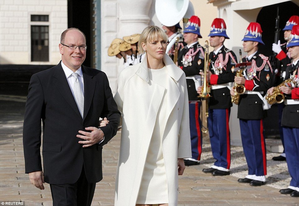 Γκαμπριέλα και Ζακ: Η πρώτη δημόσια εμφάνιση των πριγκιπικών διδύμων του Μονακό [εικόνες]  | iefimerida.gr 7