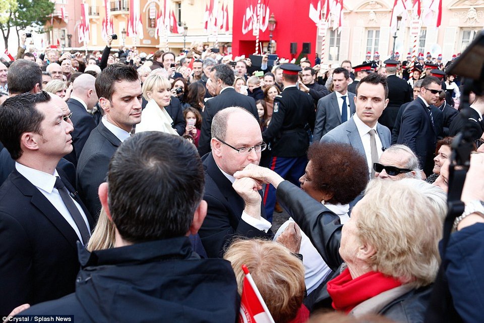 Γκαμπριέλα και Ζακ: Η πρώτη δημόσια εμφάνιση των πριγκιπικών διδύμων του Μονακό [εικόνες]  | iefimerida.gr 8