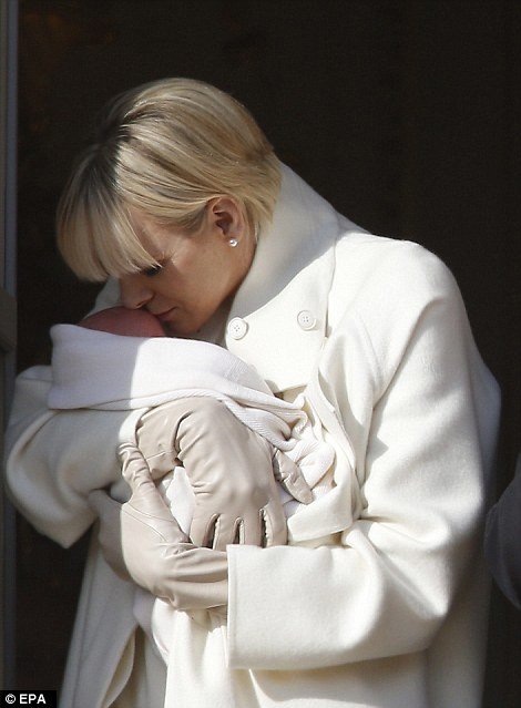 Γκαμπριέλα και Ζακ: Η πρώτη δημόσια εμφάνιση των πριγκιπικών διδύμων του Μονακό [εικόνες]  | iefimerida.gr 4