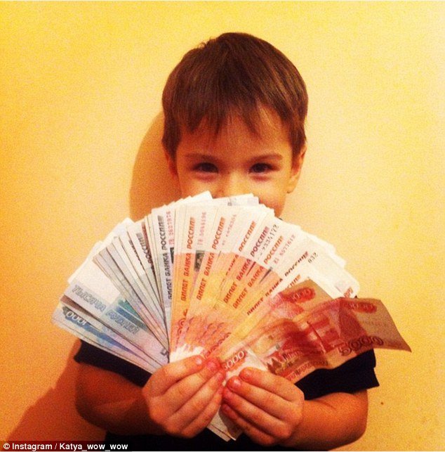 Οι ζάπλουτοι μπόμπιρες του Instagram-Τα διάσημα νήπια που κολυμπούν στο χρήμα [εικόνες] | iefimerida.gr 1