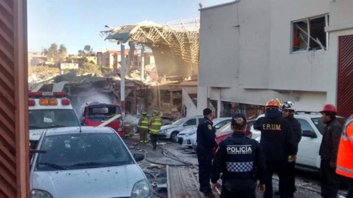 Σκληρό βίντεο: Η στιγμή της έκρηξης βυτιοφόρου που ισοπέδωσε μαιευτήριο στο Μεξικό | iefimerida.gr 2