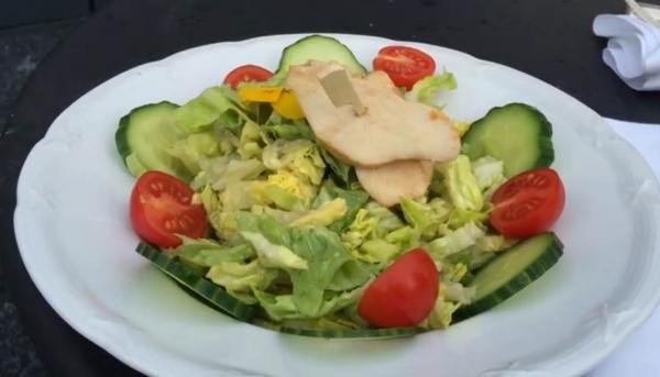 Η πόλη με τα... χρυσά μενού: Εκεί όπου για μια σαλάτα και ένα χοτ ντογκ πληρώνεις 100 δολάρια [εικόνες] | iefimerida.gr 2