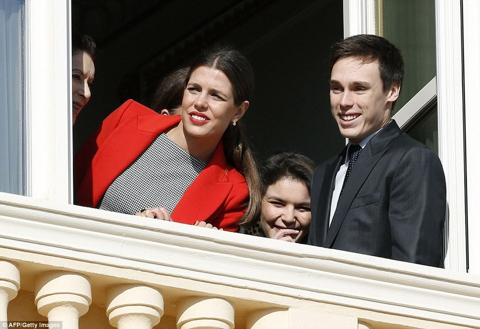 Γκαμπριέλα και Ζακ: Η πρώτη δημόσια εμφάνιση των πριγκιπικών διδύμων του Μονακό [εικόνες]  | iefimerida.gr 12