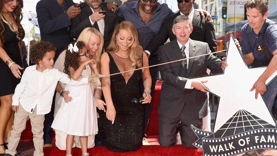 Η ντίβα Μαράια Κάρεϊ διώχνει τον 4χρονο που της έκλεψε τη δόξα [εικόνες]  | iefimerida.gr 0