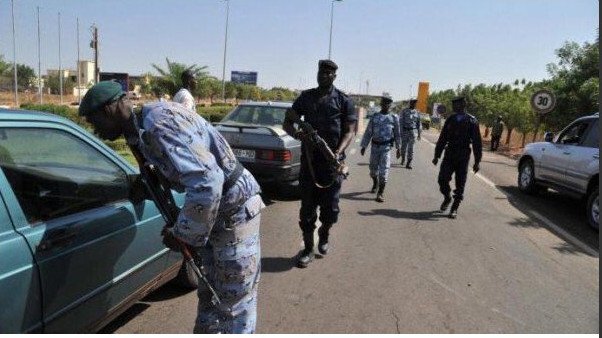 Εισβολή τζιχαντιστών σε ξενοδοχείο στο Μάλι της Αφρικής - Τρεις νεκροί [εικόνες] | iefimerida.gr 14