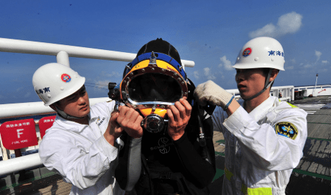 Αναζητώντας τη μοιραία πτήση της Malaysia Airlines: 40 πλοία και 34 αεροσκάφη χτενίζουν τη θάλασσα στο νότιο Βιετνάμ [εικόνες] | iefimerida.gr 1