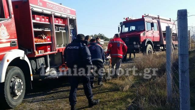 Νταλίκα έπεσε από γέφυρα στην εθνική οδό -Απεγκλωβίστηκε ο οδηγός [εικόνες] | iefimerida.gr 8