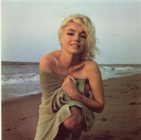 Η «αιώνια» Marilyn Monroe: Ξέγνοιαστη και παιχνιδιάρα σε συγκλονιστική φωτογράφιση έναν μήνα πριν πεθάνει [εικόνες] | iefimerida.gr 6