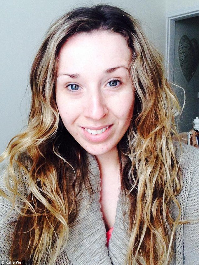 Κάνουν selfies αμακιγιάριστες για καλό σκοπό, αλλά δέχονται σκληρή κριτική -«Γιατί δεν δωρίζουν χρήματα;» [εικόνες] | iefimerida.gr 0