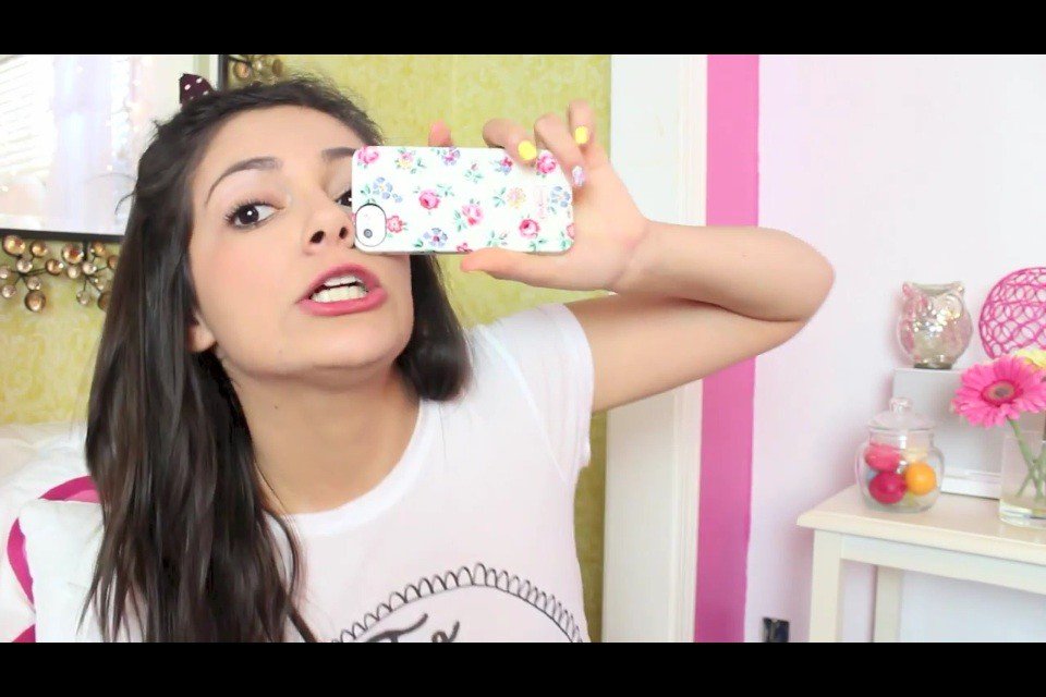 Πώς αυτή η 18χρονη βγάζει μισό εκατομμύριο το χρόνο απλά ψωνίζοντας -Εχει περισσότερους φαν και από τη Vogue [εικόνες&βίντεο] | iefimerida.gr 2