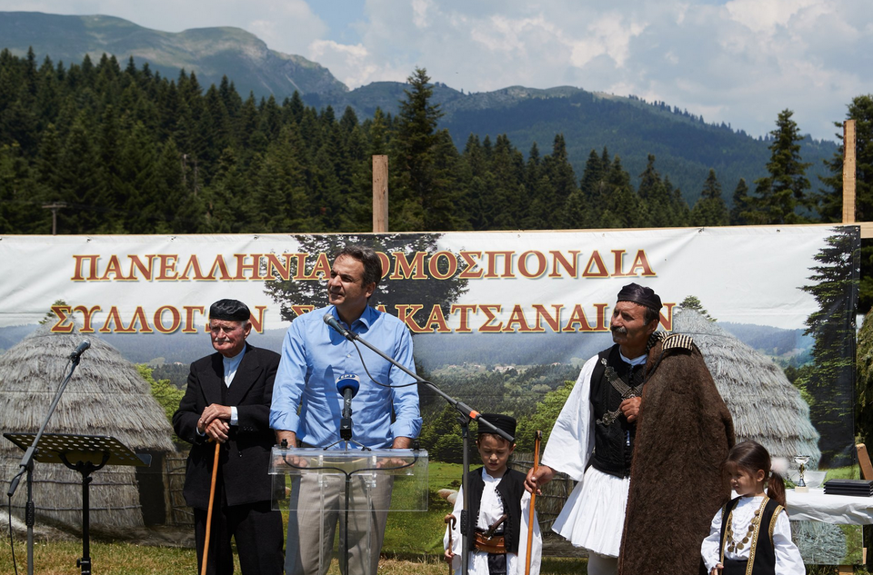  Μητσοτάκης: Το μεγαλύτερο πρόβλημα είναι η φυγή των νέων στο εξωτερικό [εικόνες] | iefimerida.gr 3